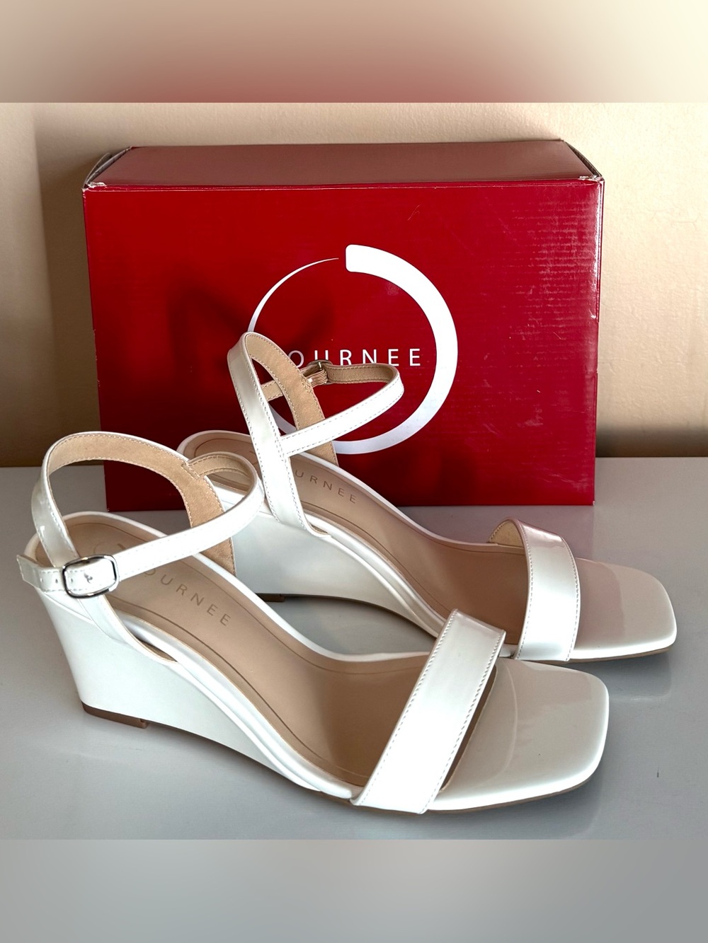 JOURNEE COLLECTION WOMEN'S 9.5M CLAYR WHITE DRESS WEDGE SANDALS NEW W/BOX